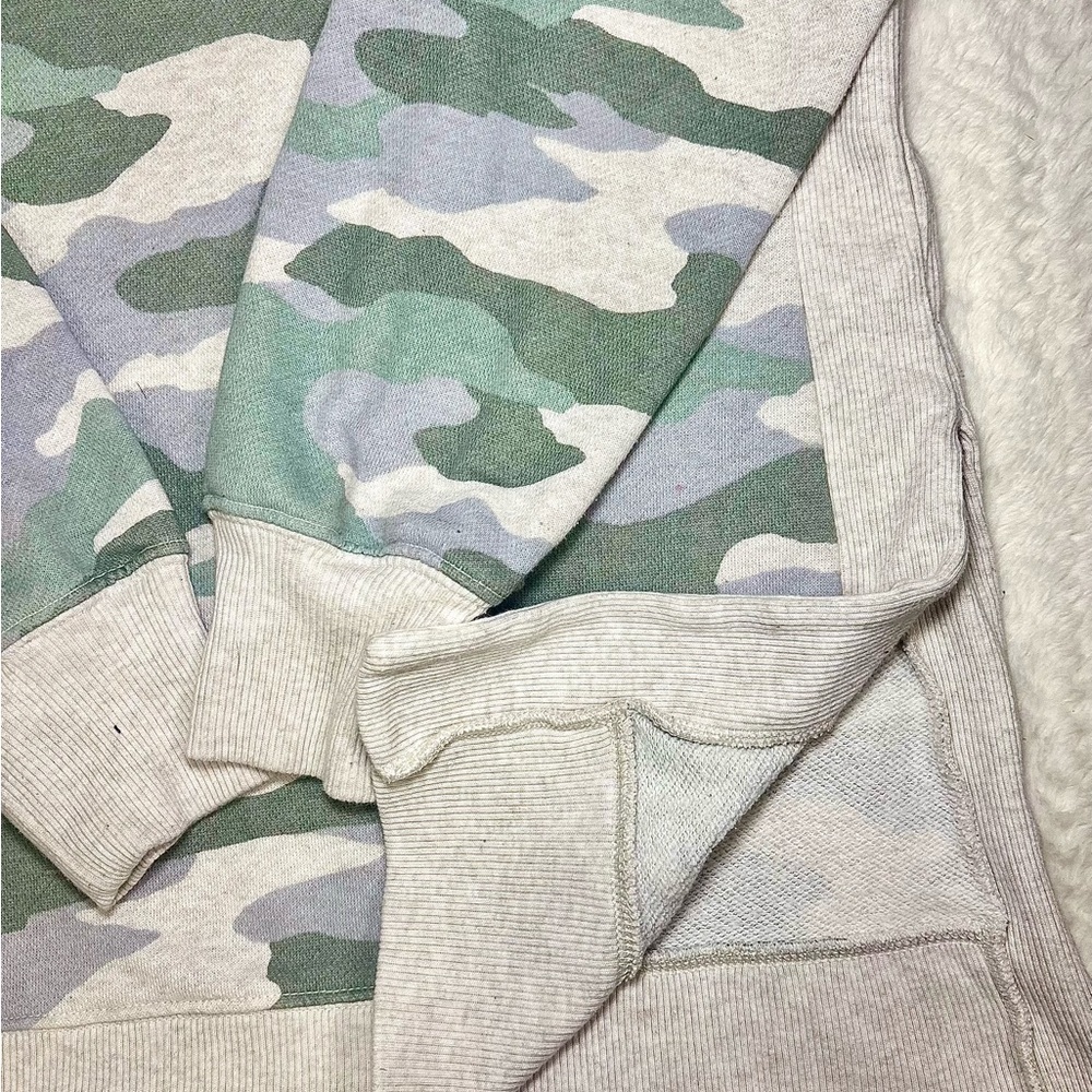 Aerie Camouflage Crew Neck Sweater Green and Gray size M - Picture 3 of 3